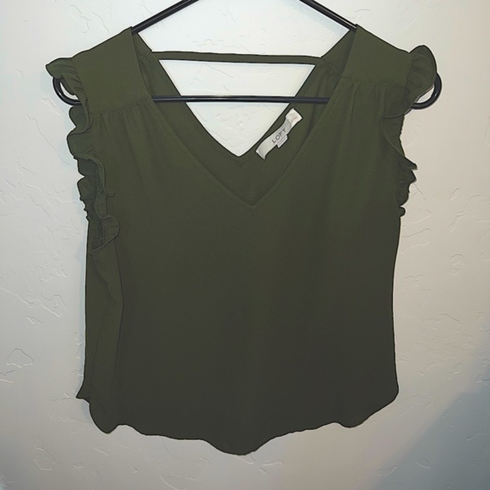 LOFT petite medium top